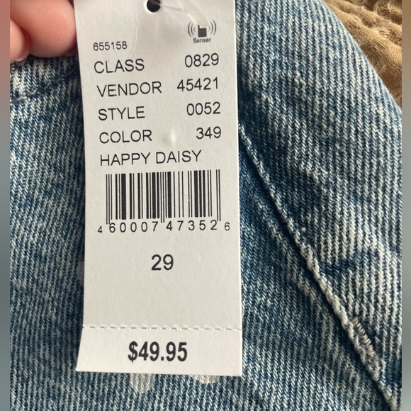 PacSun High Waisted Daisy Shorts - Picture 2 of 4